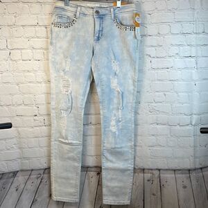 Mossimo Skinny Slim Fit size 7 women’s Distressed Jeans with studs on pockets